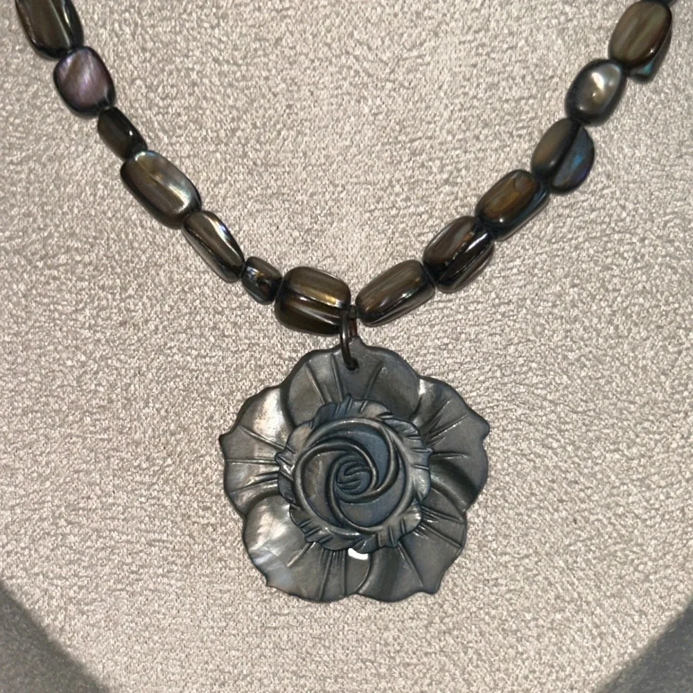 Mother of Pearl Carved Rose Flower Pendant Shell Bead Necklace Iridescent